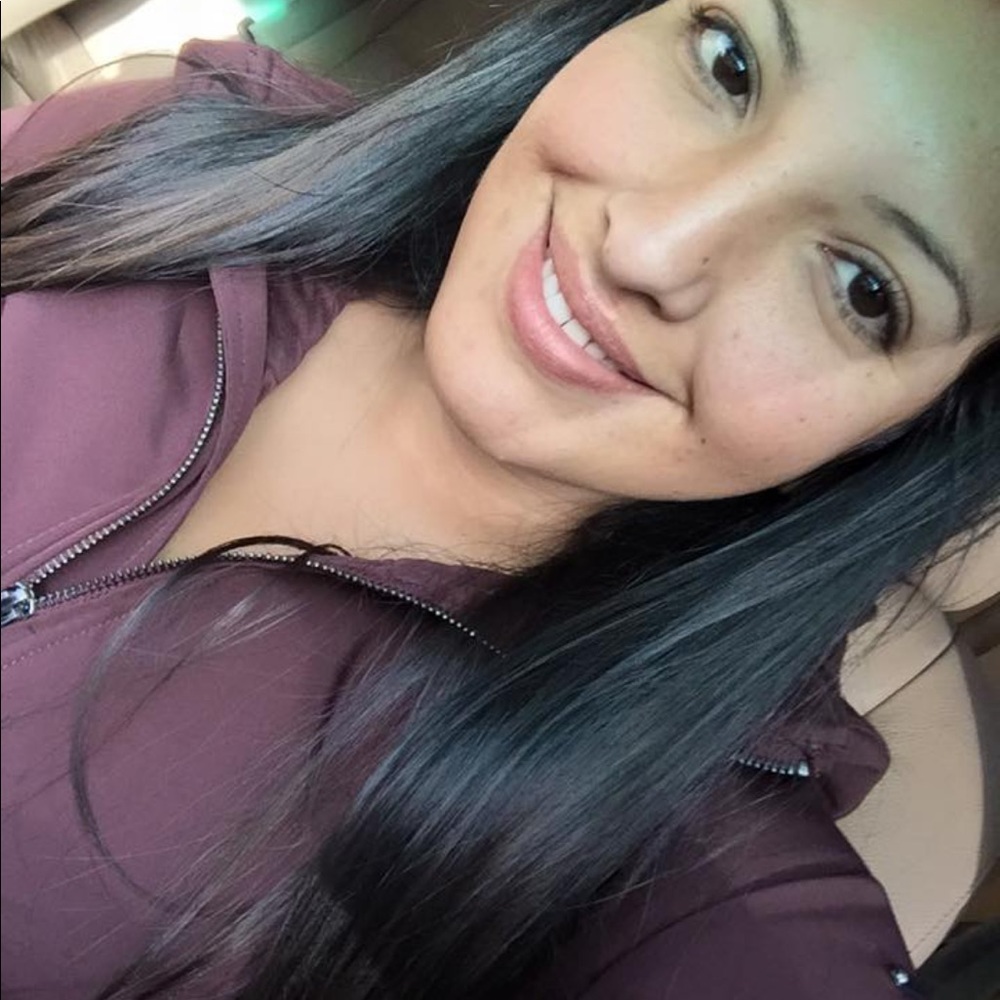 Meet your Posher, Noelia